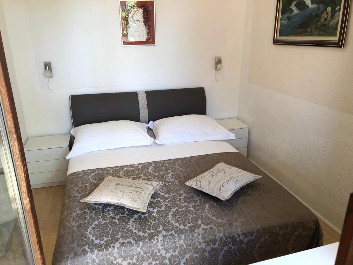 Apartmani Gloria 브로다리카 외부 사진